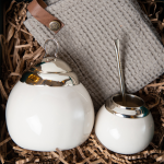 Mate Box: Mate volado cobre+ Yerbera cobre + Repasador gris