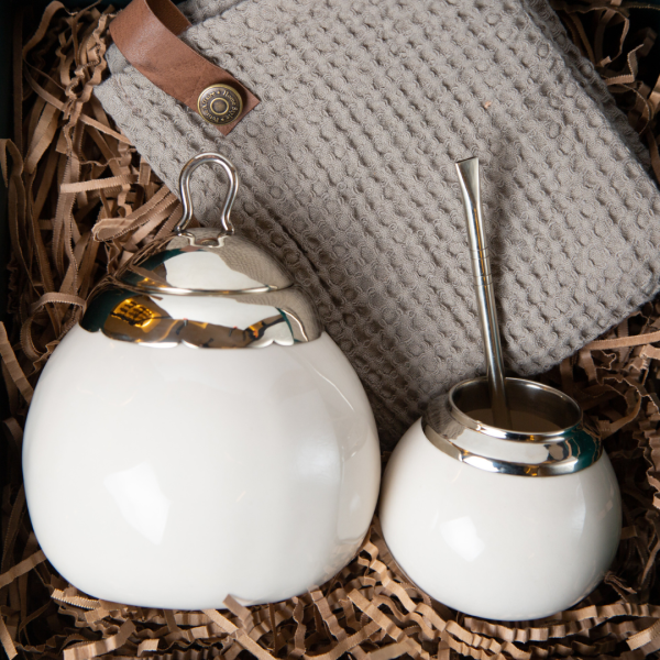 Mate Box: Mate volado cobre+ Yerbera cobre + Repasador gris