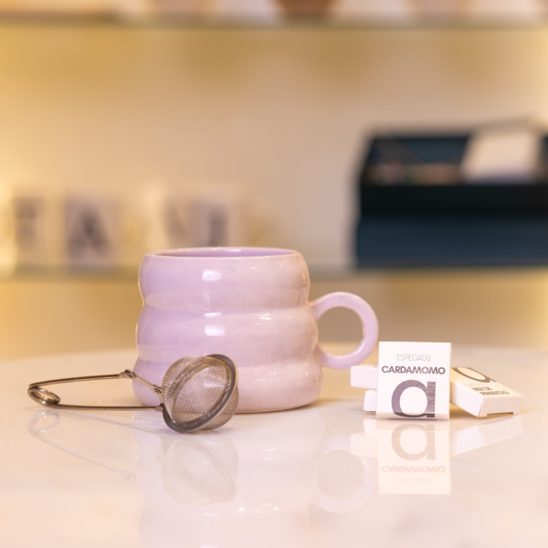 Set Bianca: Taza + Infusor de Té + 4 Tabletas de chocolate