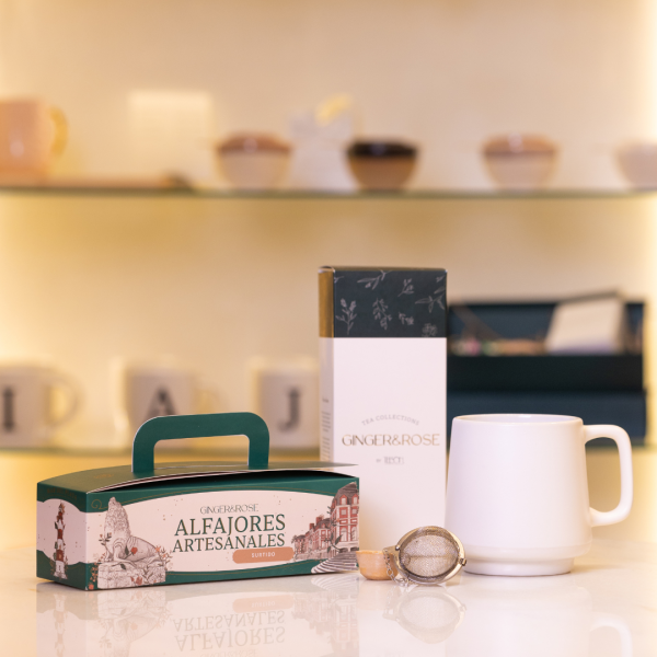 Set  Moon: Taza + Blends N° 81-Donna Italiana + Infusor de Té + Caja de Alfajores surtidos